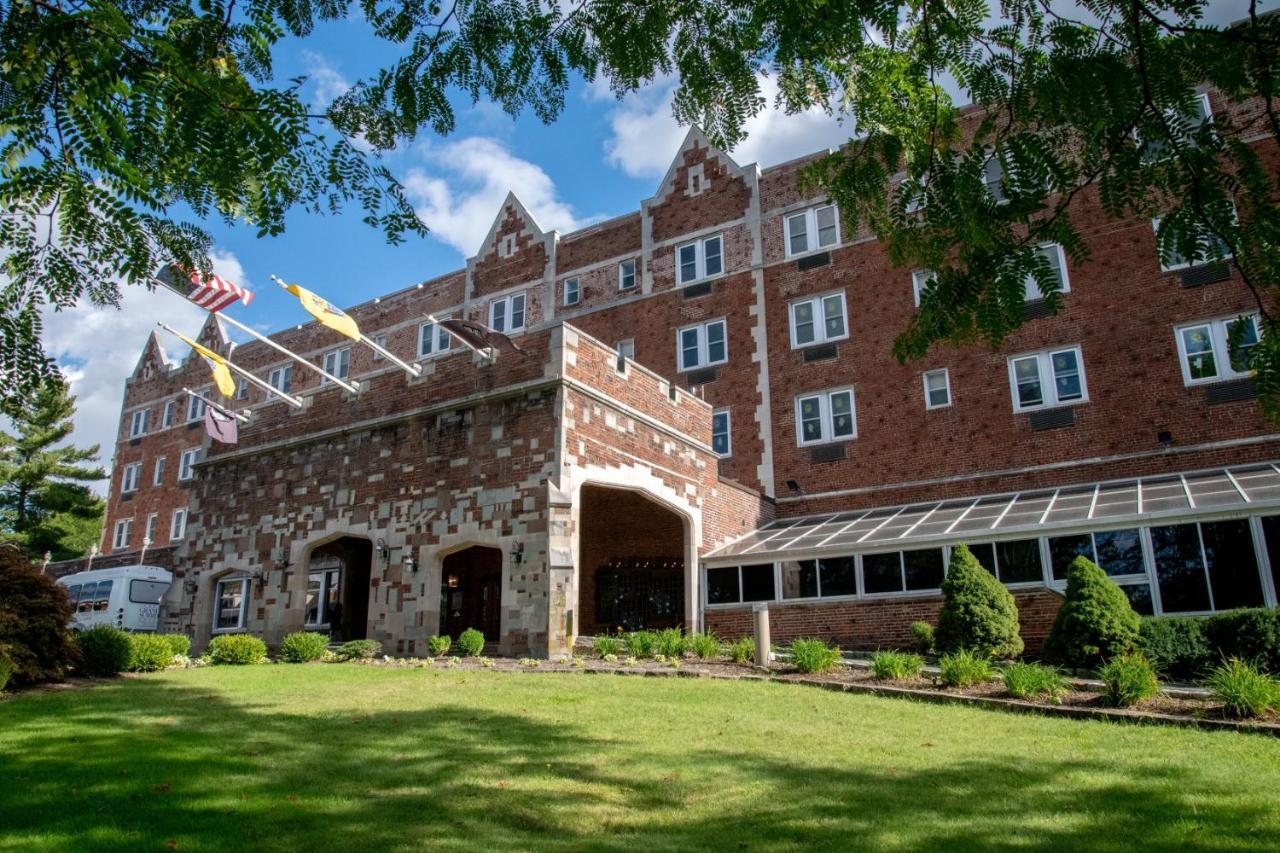 The Albion Summit Hotel Exterior photo