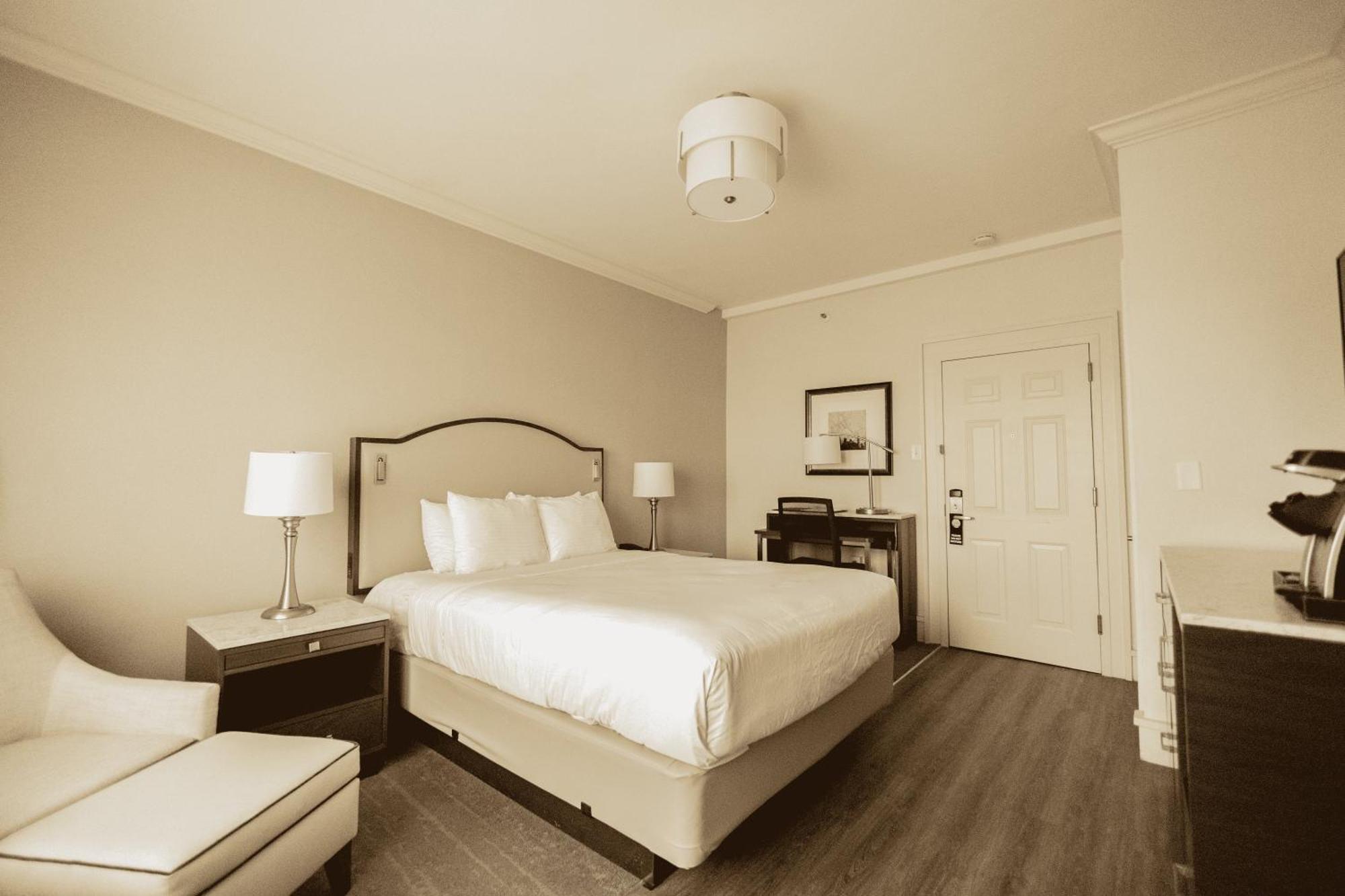 The Albion Summit Hotel Exterior photo