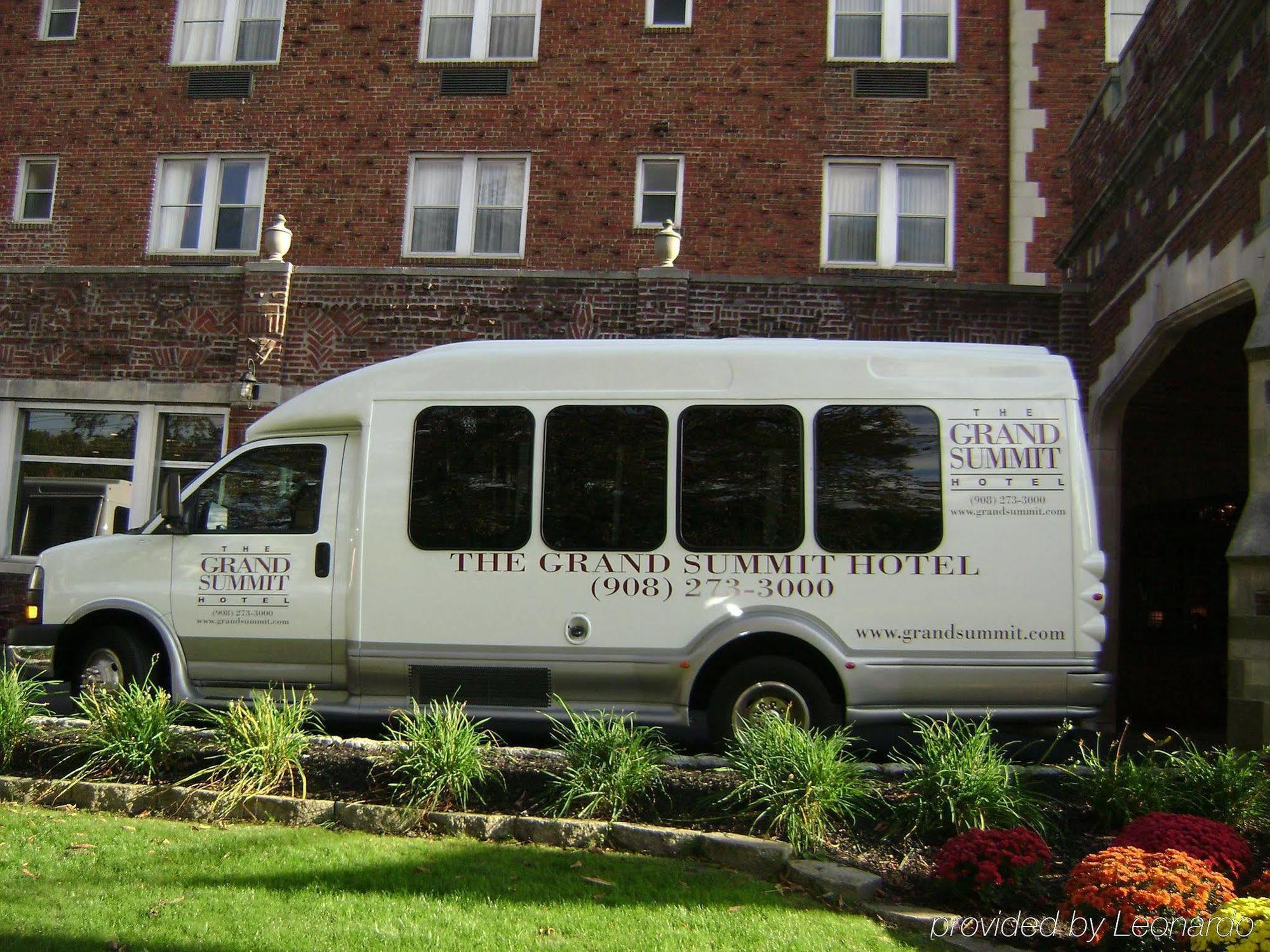 The Albion Summit Hotel Exterior photo