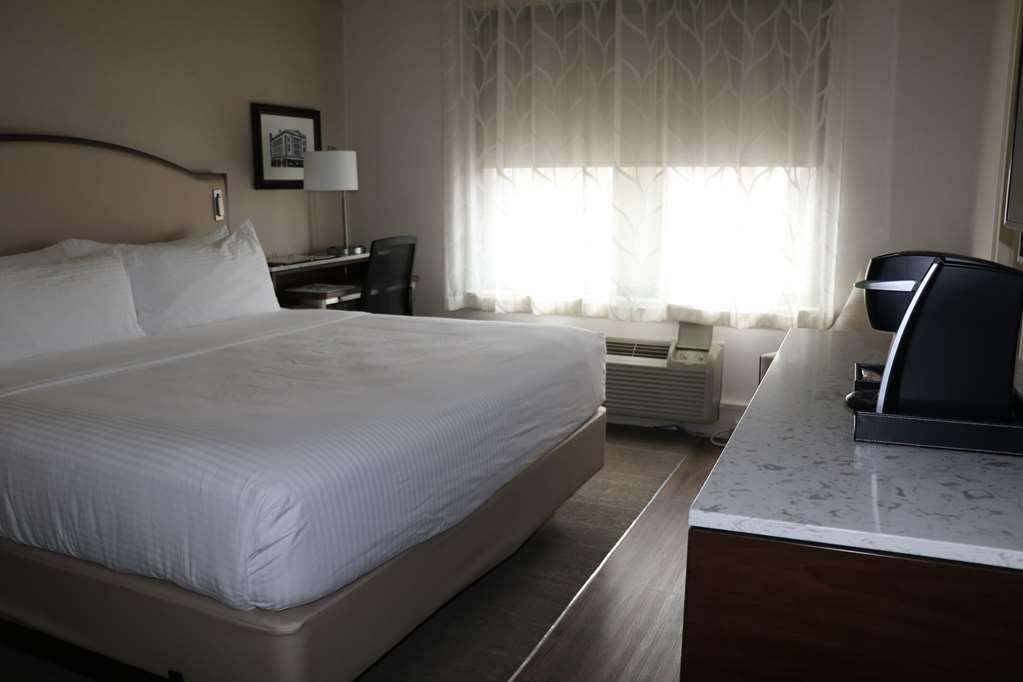 The Albion Summit Hotel Room photo